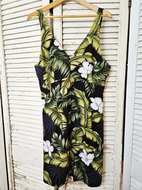 Vintage Y2K Shannon Marie Hawaiian Dress White And Green Floral Medium/Large